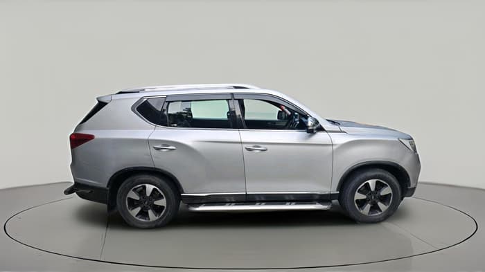 2018 Mahindra ALTURAS G4 4WD AT, Diesel, Automatic, 73,689 km, exterior
