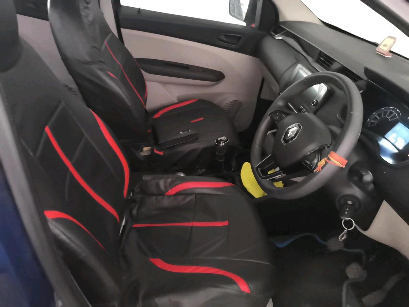 2022 Renault TRIBER RXT, Petrol, Manual, 6,018 km, interior