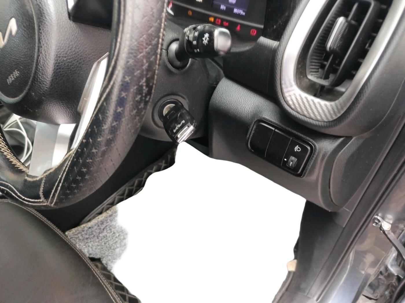 2022 KIA SONET HTK PLUS 1.2, Petrol, Manual, 95,073 km, interior