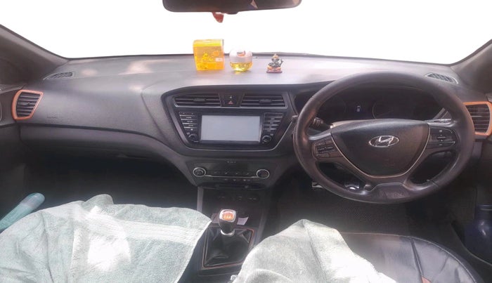 2017 Hyundai i20 Active 1.2 SX, Petrol, Manual, 70,989 km, interior