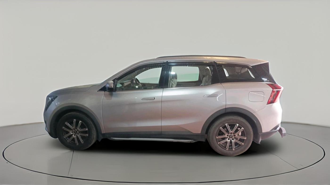 2023 Mahindra XUV700 AX 7 LUXURY D AT 7 STR, Diesel, Automatic, 80,796 km, exterior
