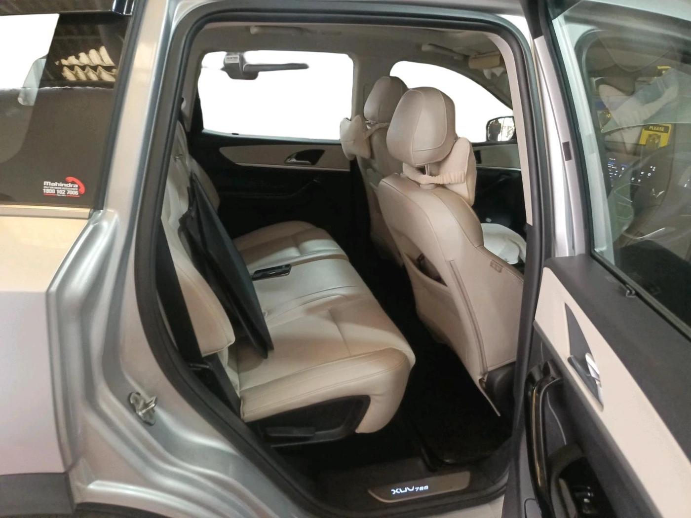 2023 Mahindra XUV700 AX 7 LUXURY D AT 7 STR, Diesel, Automatic, 80,796 km, interior