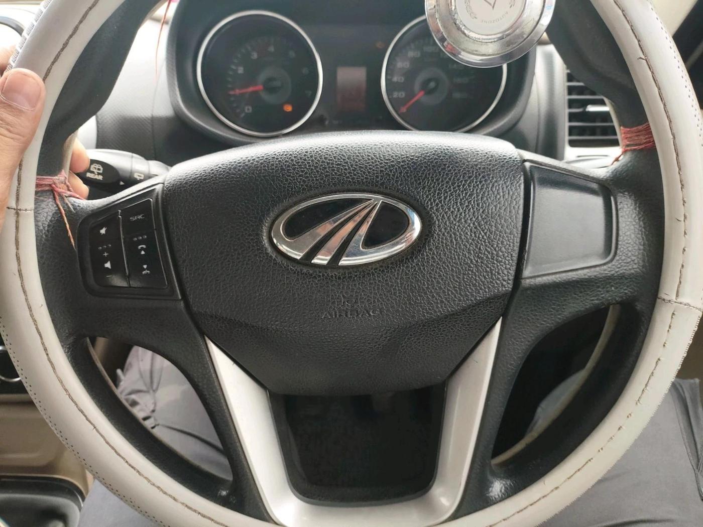 2015 Mahindra TUV300 T8, Diesel, Manual, 1,22,075 km, interior