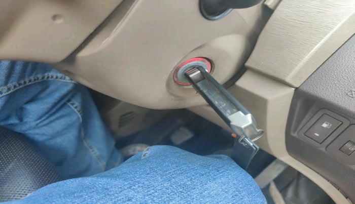 2014 Mahindra XUV500 W8, Diesel, Manual, 1,26,048 km, interior