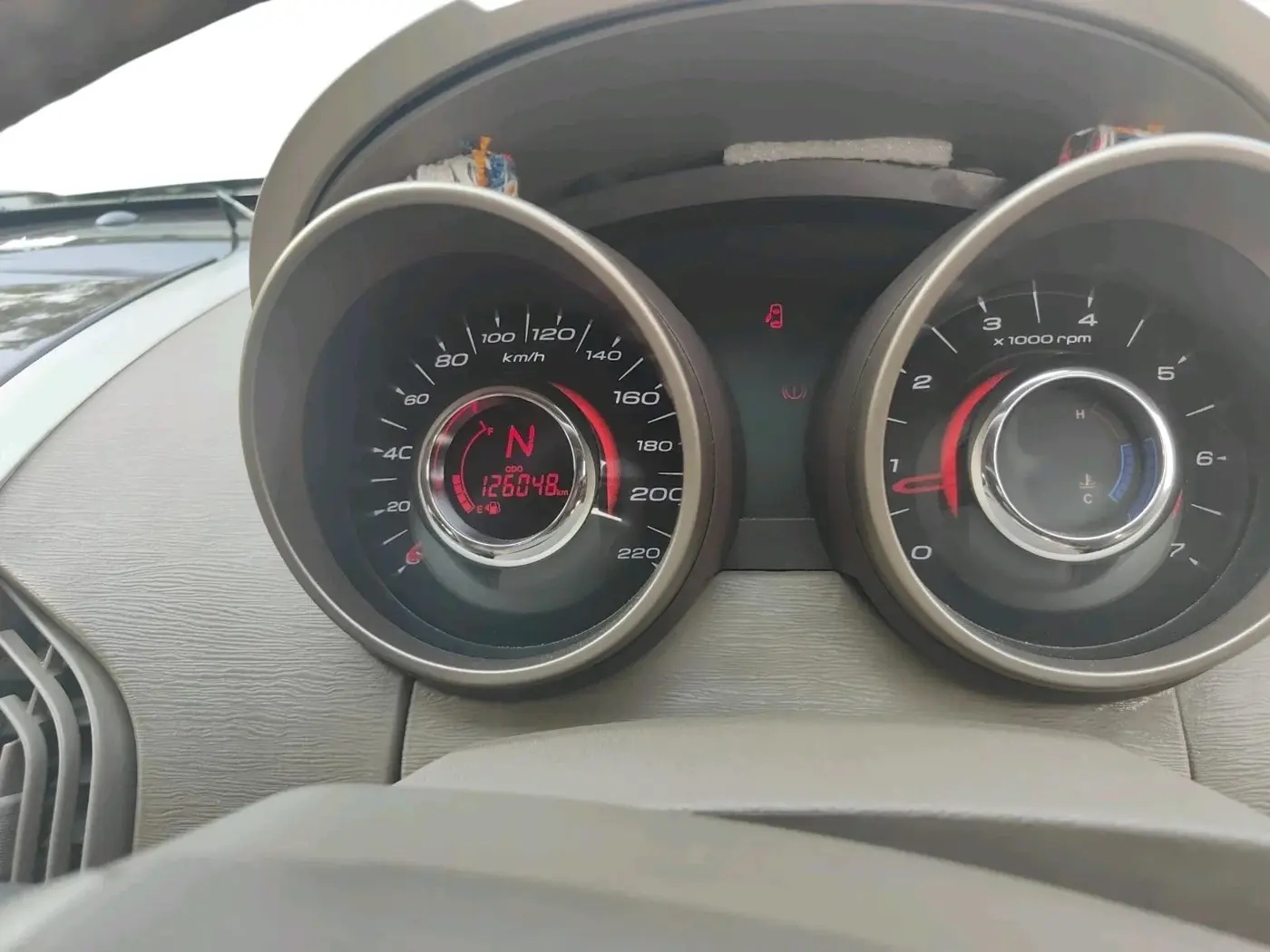 2014 Mahindra XUV500 W8, Diesel, Manual, 1,26,048 km, interior