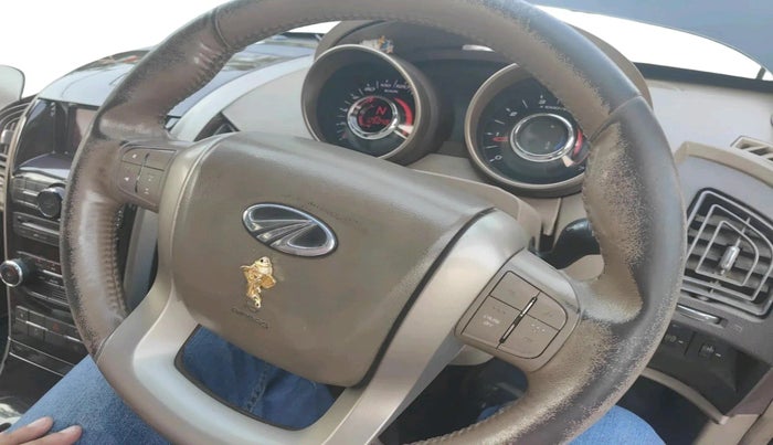 2014 Mahindra XUV500 W8, Diesel, Manual, 1,26,048 km, interior