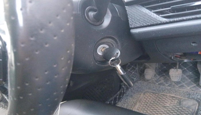 2023 Tata NEXON SMART 1.2 PETROL, Petrol, Manual, 34,302 km, interior