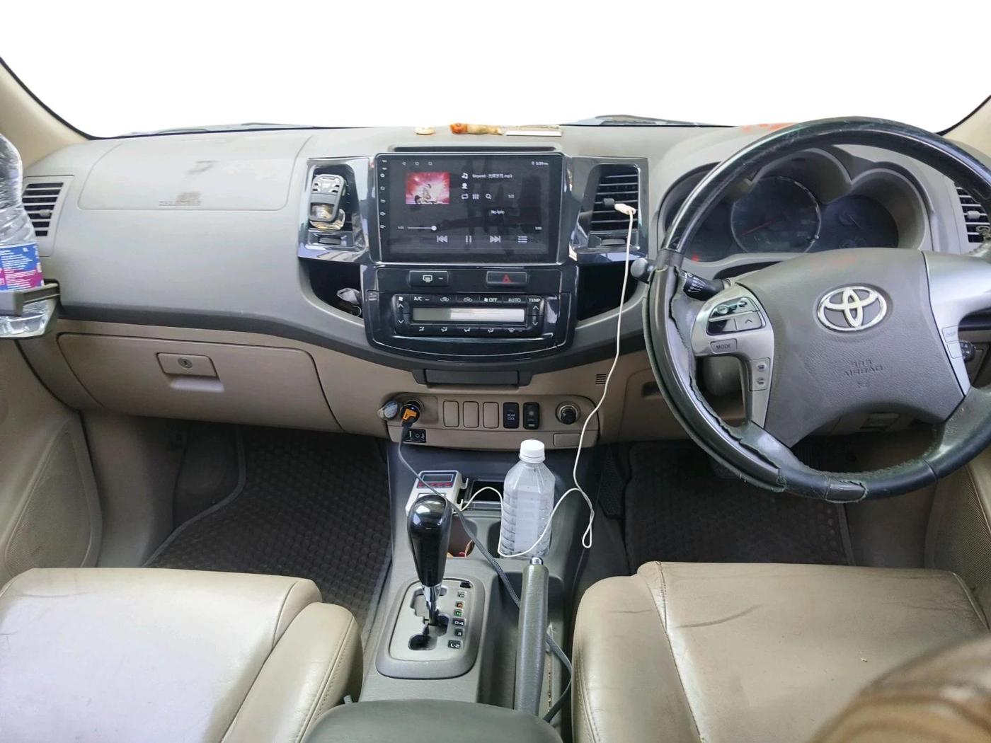 2013 Toyota Fortuner 3.0 4X2 AT, Diesel, Automatic, 1,12,500 km, interior