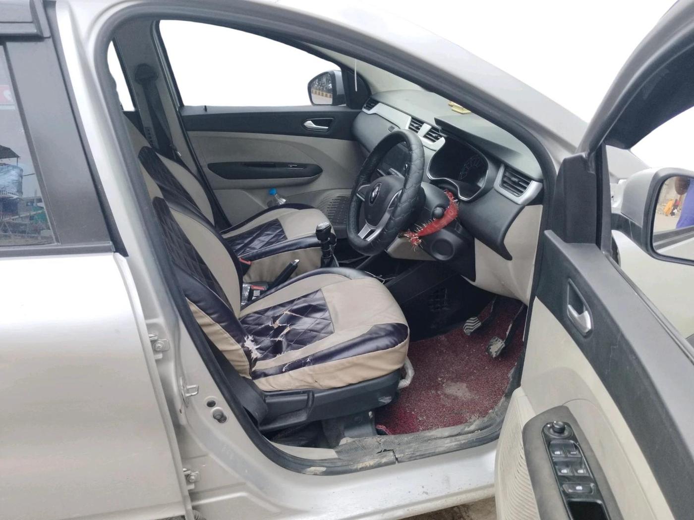 2020 Renault TRIBER RXZ, Petrol, Manual, 1,13,925 km, interior