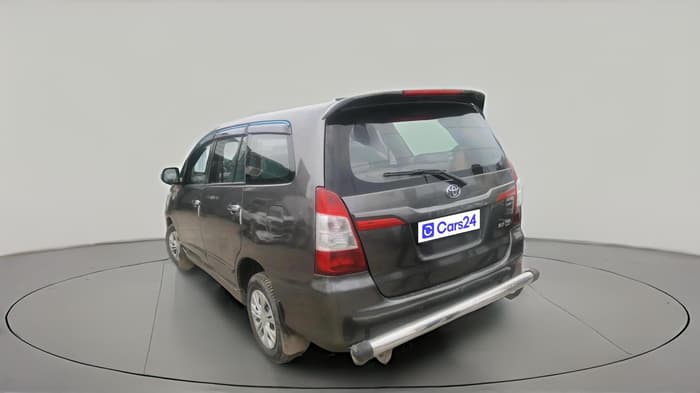 2013 Toyota Innova 2.5 GX 8 STR, Diesel, Manual, 1,50,044 km, exterior
