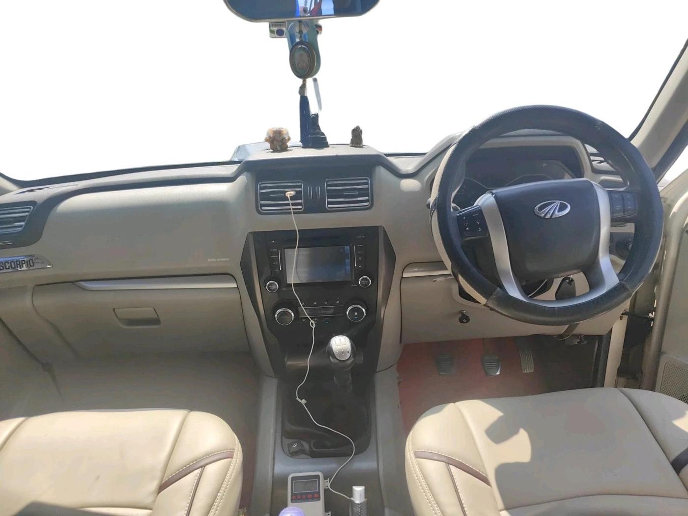 2015 Mahindra Scorpio S10, Diesel, Manual, 25,150 km, interior
