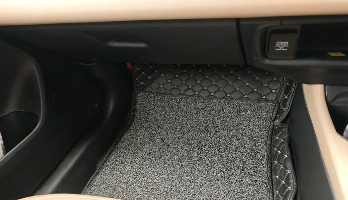 2025 Honda Amaze ZX 1.2 Petrol CVT, Petrol, Automatic, 5,819 km, interior