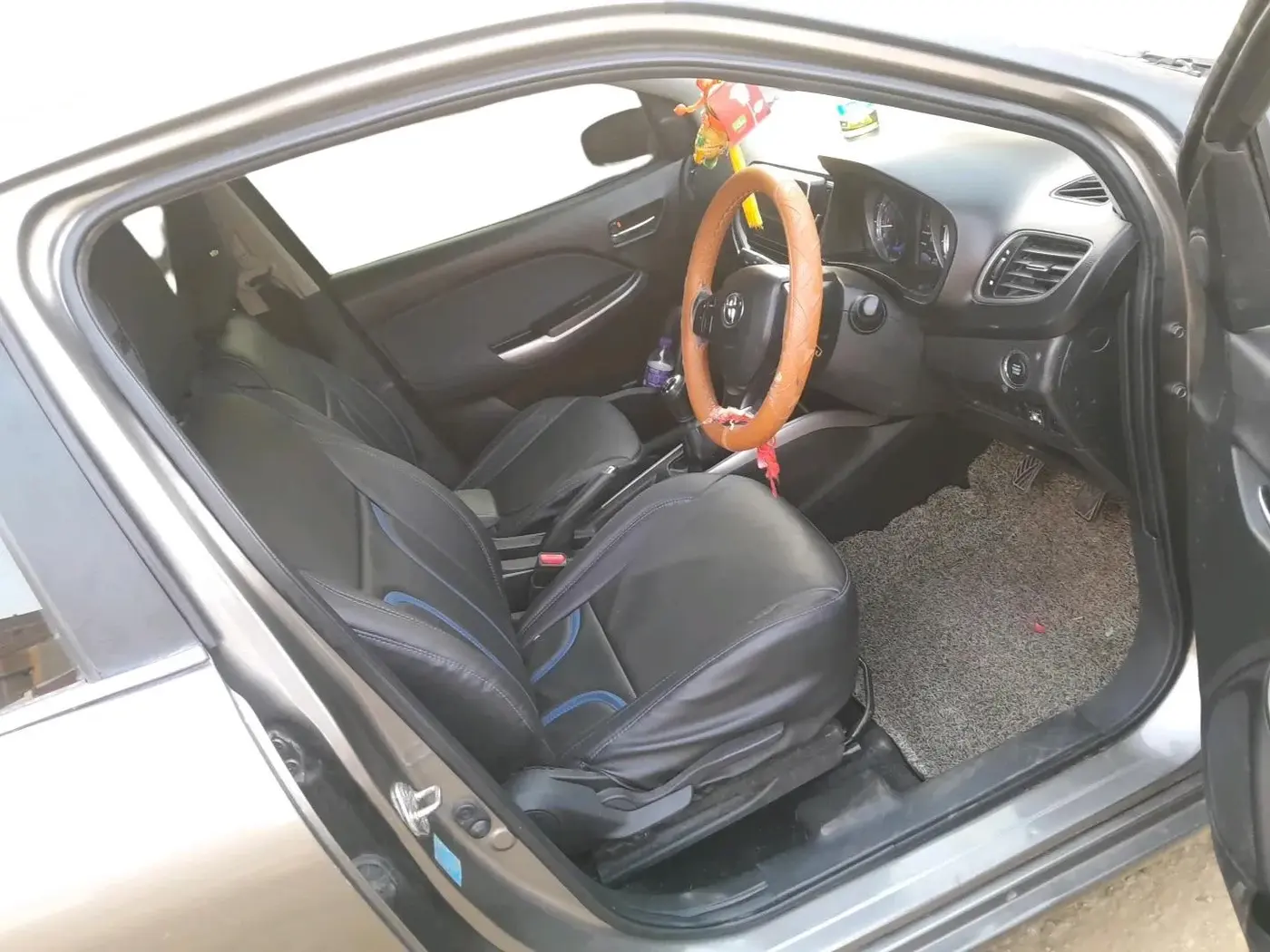 2020 Toyota Glanza V, Petrol, Manual, 16,212 km, interior