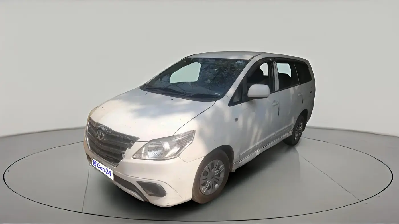 2013 Toyota Innova 2.5 GX 8 STR, Diesel, Manual, 97,759 km, exterior