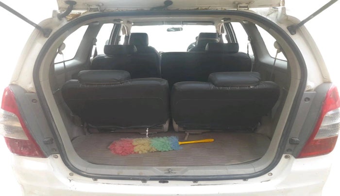 2013 Toyota Innova 2.5 GX 8 STR, Diesel, Manual, 97,759 km, exterior