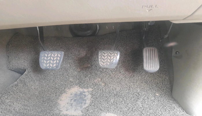 2013 Toyota Innova 2.5 GX 8 STR, Diesel, Manual, 97,759 km, interior