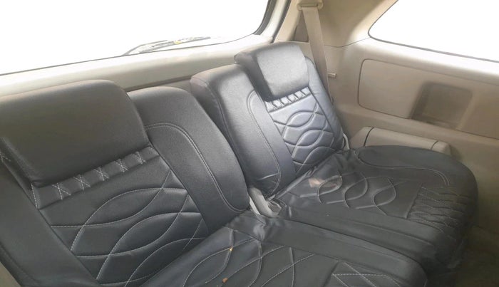 2013 Toyota Innova 2.5 GX 8 STR, Diesel, Manual, 97,759 km, interior