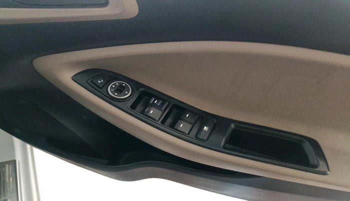 2016 Hyundai Elite i20 SPORTZ 1.4 CRDI, Diesel, Manual, 97,113 km, interior