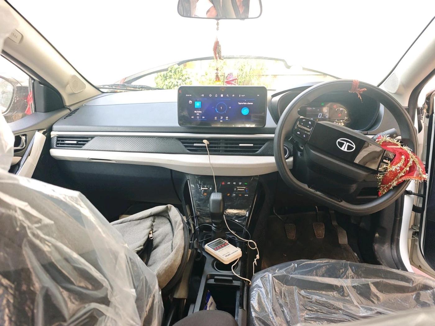 2025 Tata NEXON Creative 1.2 iCNG, CNG, Manual, 1,733 km, interior