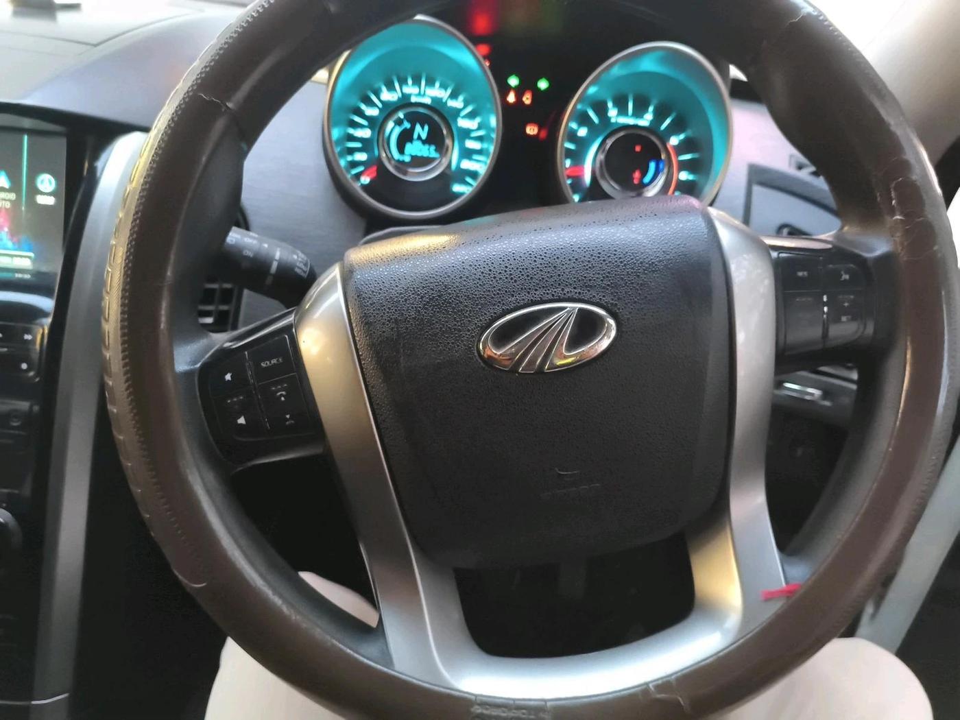 2019 Mahindra XUV500 W7, Diesel, Manual, 88,065 km, interior
