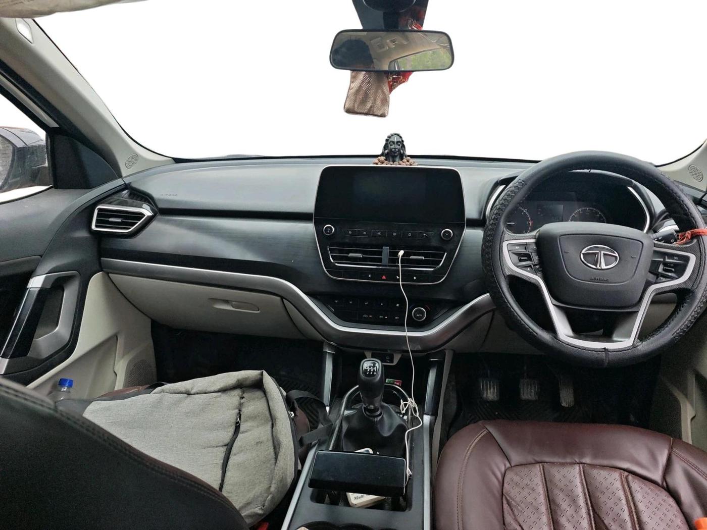 2022 Tata Safari XT PLUS, Diesel, Manual, 33,479 km, interior