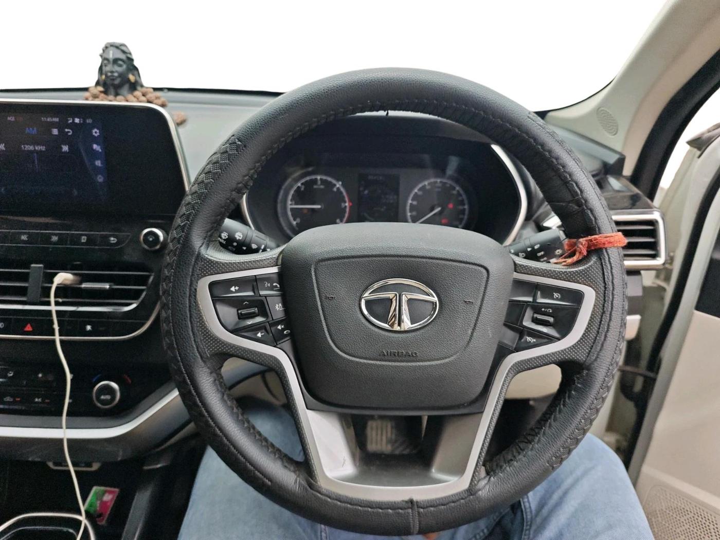2022 Tata Safari XT PLUS, Diesel, Manual, 33,479 km, interior