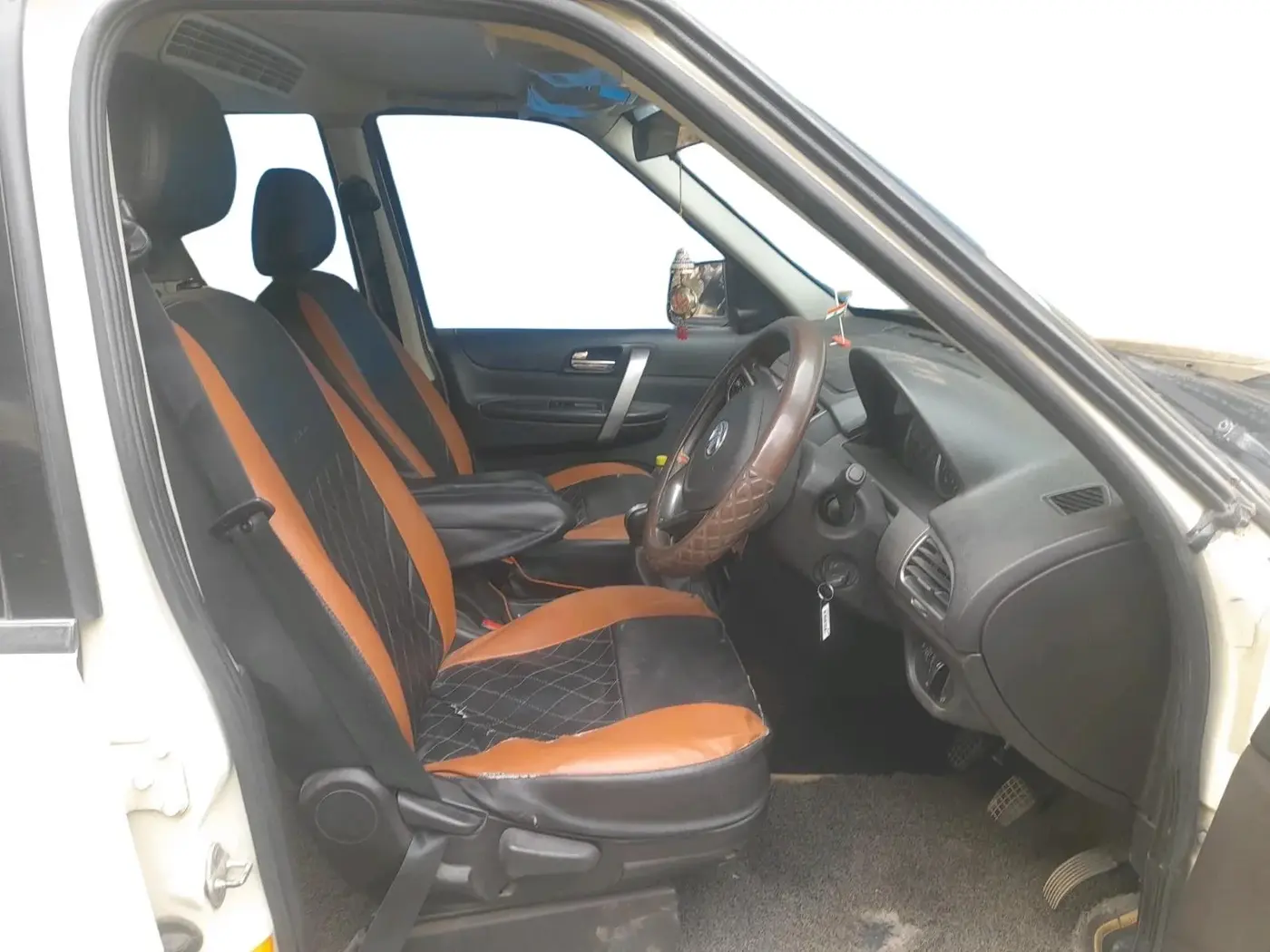 2018 Tata Safari Storme 2.2 VX 4X2, Diesel, Manual, 64,374 km, interior