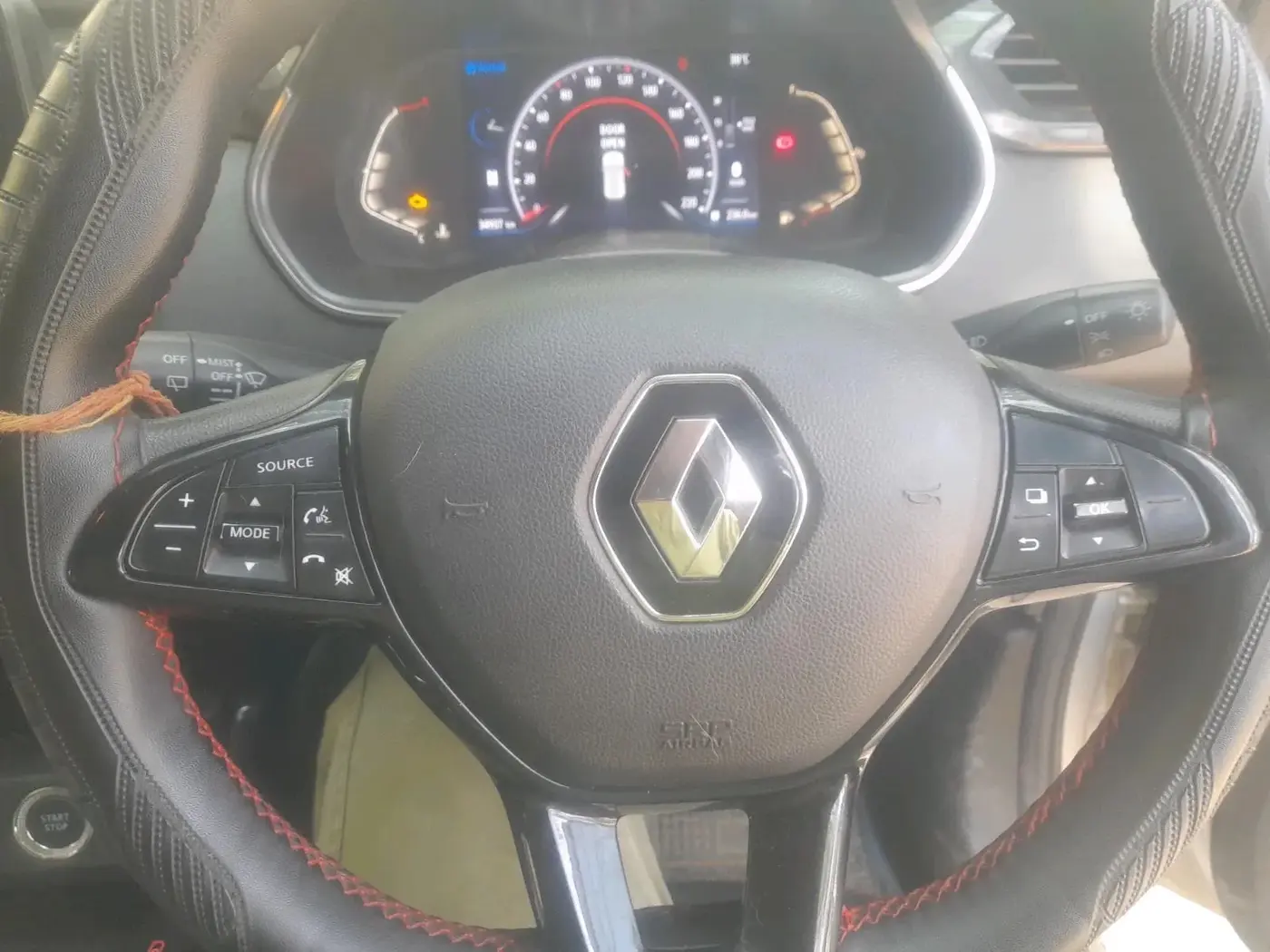 2022 Renault Kiger RXZ AMT, Petrol, Automatic, 34,937 km, interior