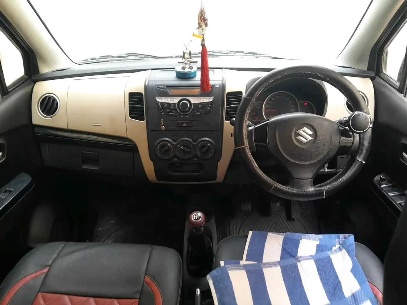 2017 Maruti Wagon R 1.0 VXI, Petrol, Manual, 74,487 km, interior