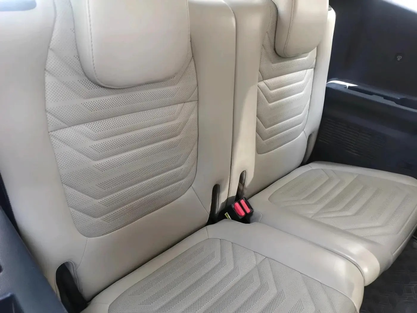 2022 KIA CARENS LUXURY 1.4 PETROL 7 STR, Petrol, Manual, 46,528 km, interior