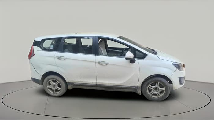 2019 Mahindra MARAZZO M6 7 STR, Diesel, Manual, 50,982 km, exterior