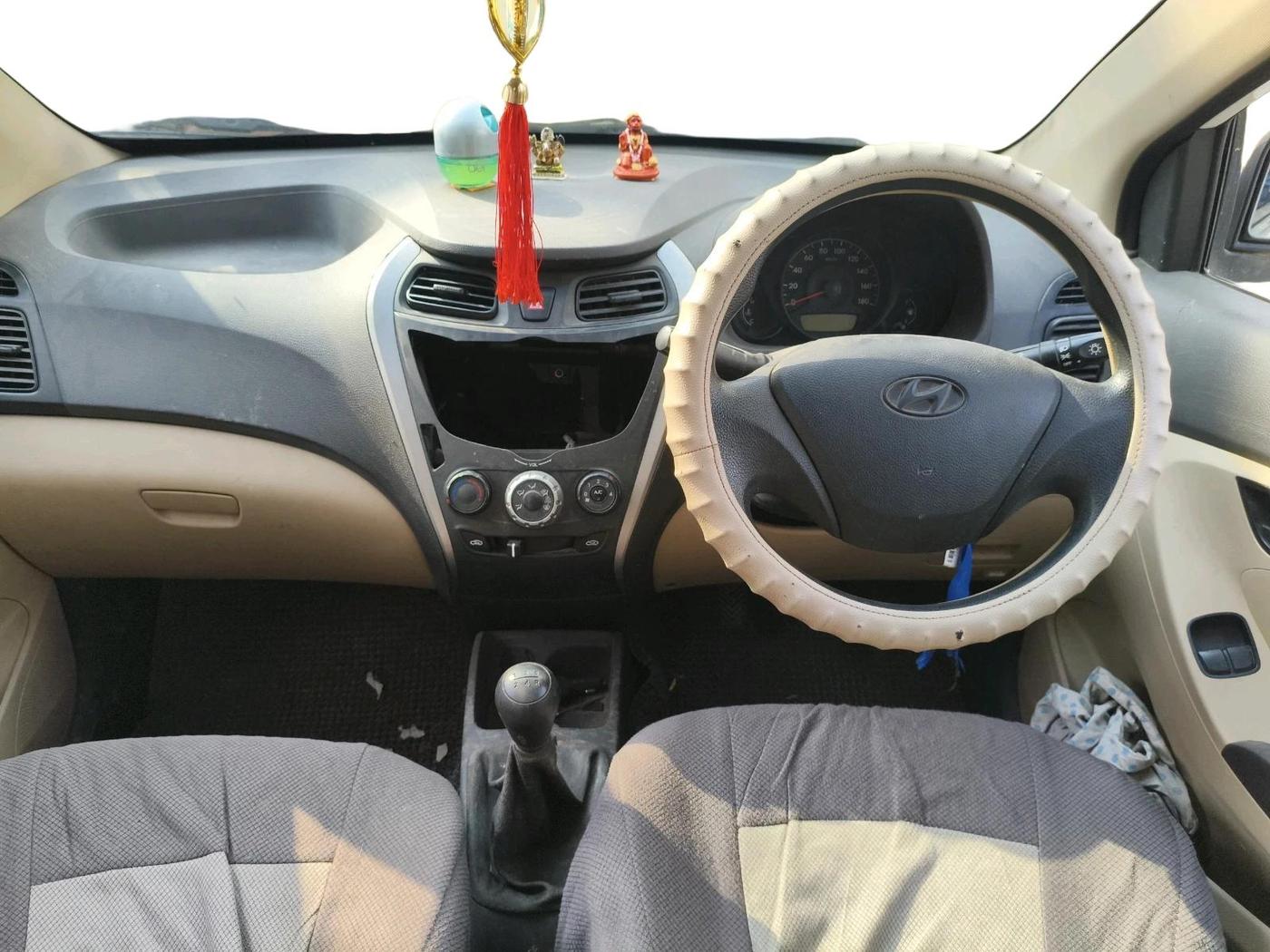 2013 Hyundai Eon ERA +, Petrol, Manual, 13,086 km, interior