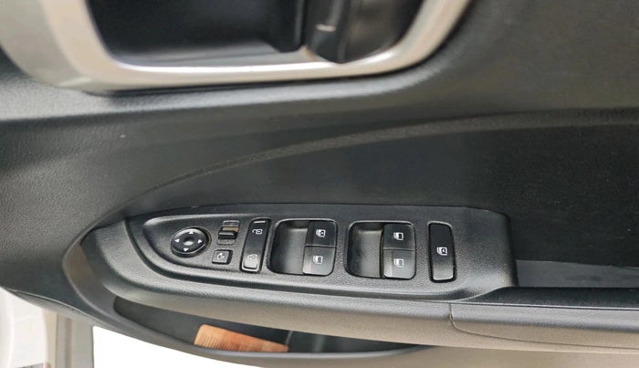 2019 Hyundai VENUE SX PLUS 1.0 TURBO DCT, Petrol, Automatic, 49,821 km, interior