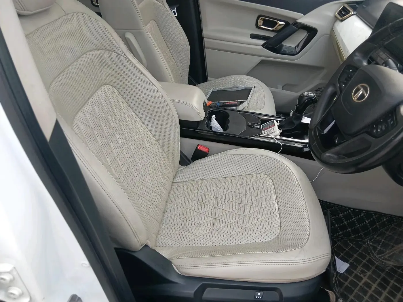 2021 Tata Safari XZA PLUS GOLD, Diesel, Automatic, 71,234 km, interior
