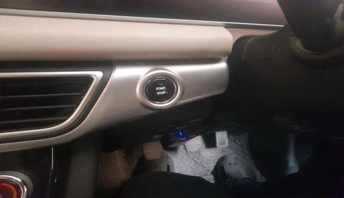 2023 Mahindra XUV700 AX 7 D MT 7 STR, Diesel, Manual, 67,826 km, interior