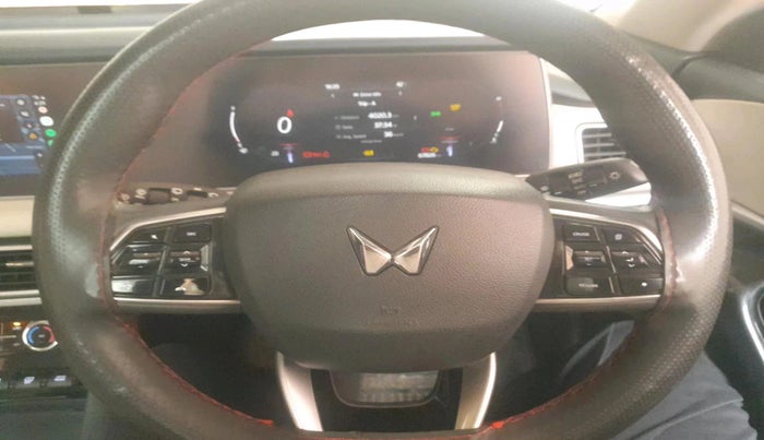 2023 Mahindra XUV700 AX 7 D MT 7 STR, Diesel, Manual, 67,826 km, interior