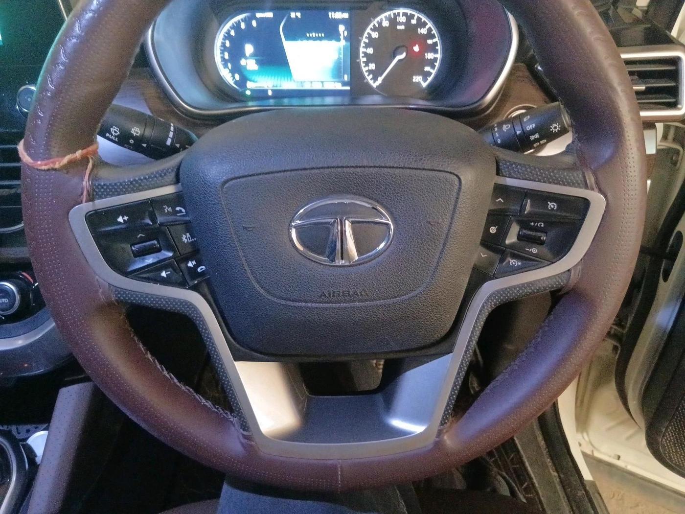 2020 Tata Harrier XZA PLUS 2.0L, Diesel, Automatic, 84,541 km, interior