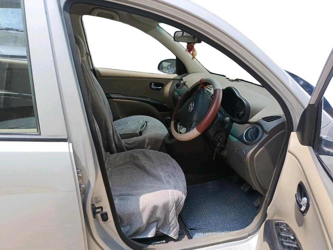 2012 Hyundai i10 SPORTZ 1.2, Petrol, Manual, 26,908 km, interior