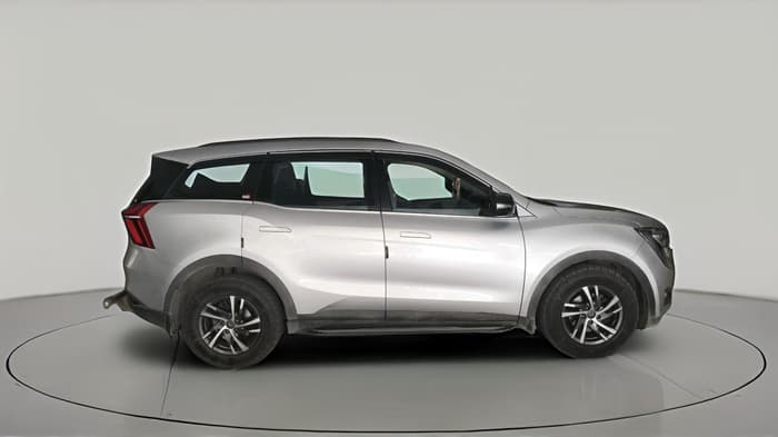 2022 Mahindra XUV700 AX 5 D MT 7 STR, Diesel, Manual, 46,124 km, exterior