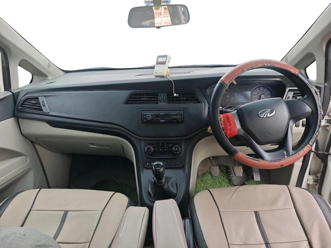 2019 Mahindra MARAZZO M2 8 STR, Diesel, Manual, 57,917 km, interior