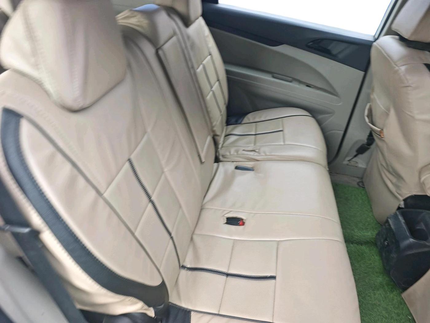 2019 Mahindra MARAZZO M2 8 STR, Diesel, Manual, 57,917 km, interior