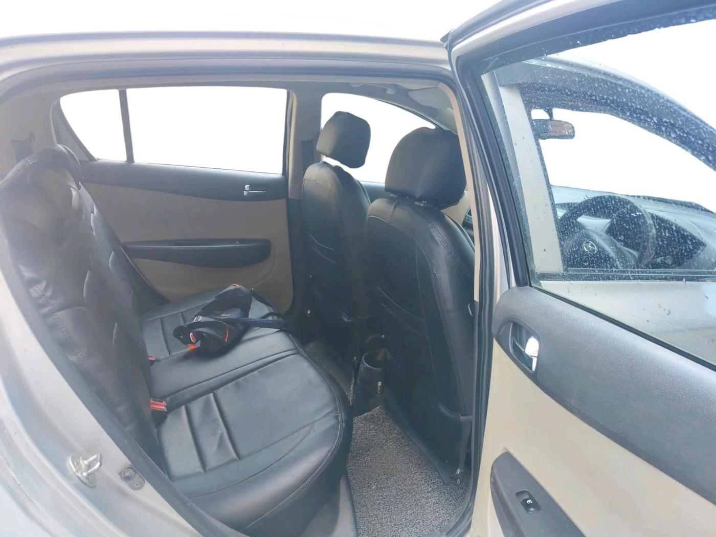 2012 Hyundai i20 MAGNA (O) 1.4 CRDI, Diesel, Manual, 93,287 km, interior