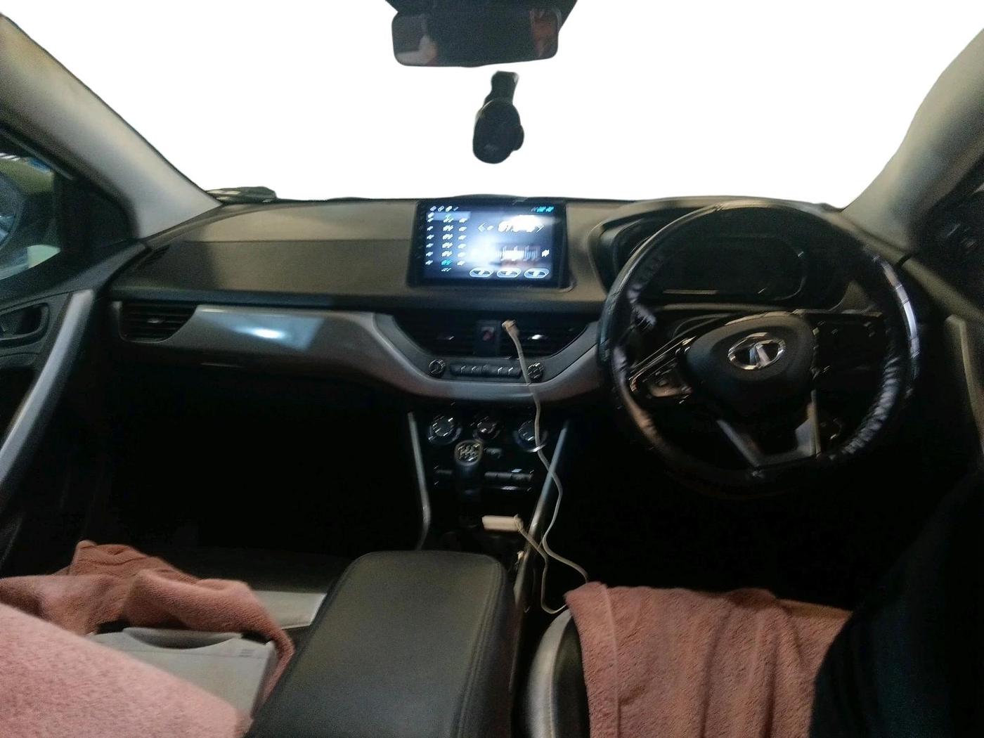 2022 Tata NEXON XM SUNROOF PETROL, Petrol, Manual, 37,253 km, interior