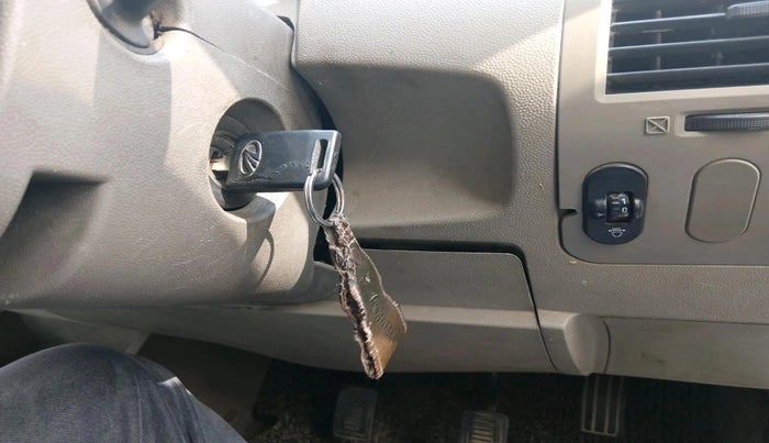 2013 Mahindra Bolero SLE BS-III, Diesel, Manual, 76,144 km, interior