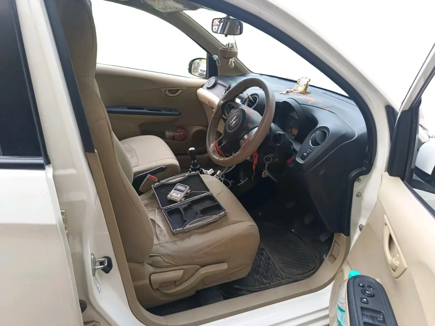 2015 Honda Amaze 1.5L I-DTEC SX, Diesel, Manual, 4,60,000 km, interior