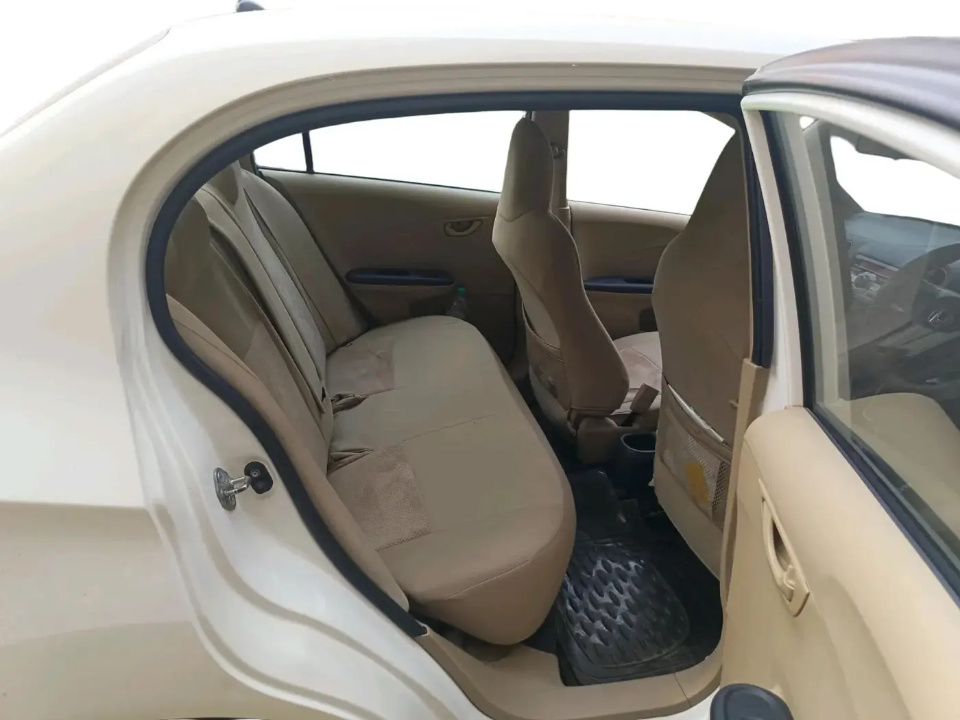 2015 Honda Amaze 1.5L I-DTEC SX, Diesel, Manual, 4,60,000 km, interior