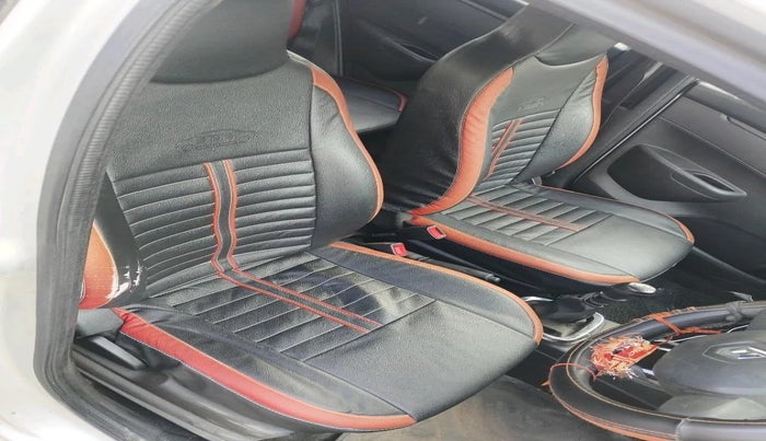 2017 Renault Kwid RXT 1.0, Petrol, Manual, 26,079 km, interior