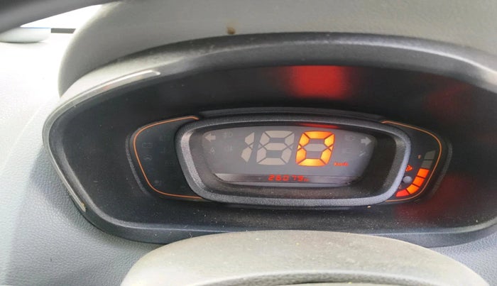 2017 Renault Kwid RXT 1.0, Petrol, Manual, 26,079 km, interior