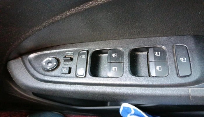 2019 Hyundai VENUE SX 1.0 TURBO, Petrol, Manual, 27,543 km, interior