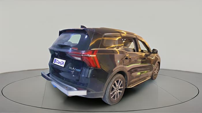 2022 Mahindra XUV700 AX 7 LUXURY D AT 7 STR, Diesel, Automatic, 49,471 km, exterior